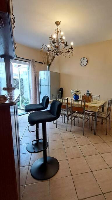 Sunshine Luxurious Villa:4 Mins Walk From Beach Flic-en-Flacq Esterno foto