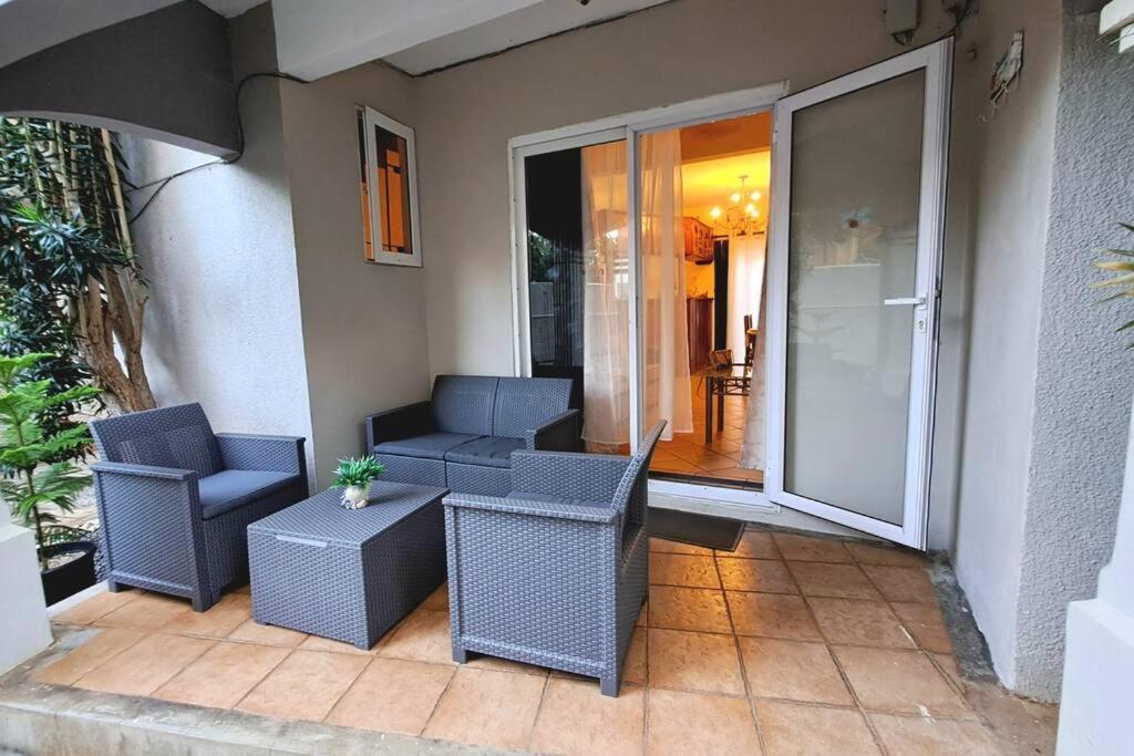 Sunshine Luxurious Villa:4 Mins Walk From Beach Flic-en-Flacq Esterno foto