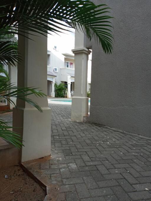 Sunshine Luxurious Villa:4 Mins Walk From Beach Flic-en-Flacq Esterno foto